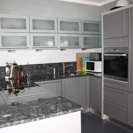 Muverans 2 Apartment